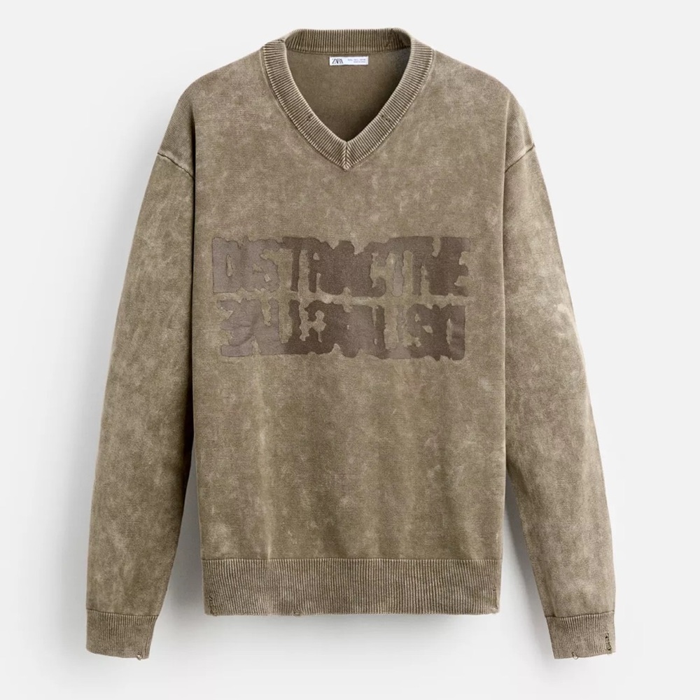 Men’s V Neck Distressed Sweater Size L